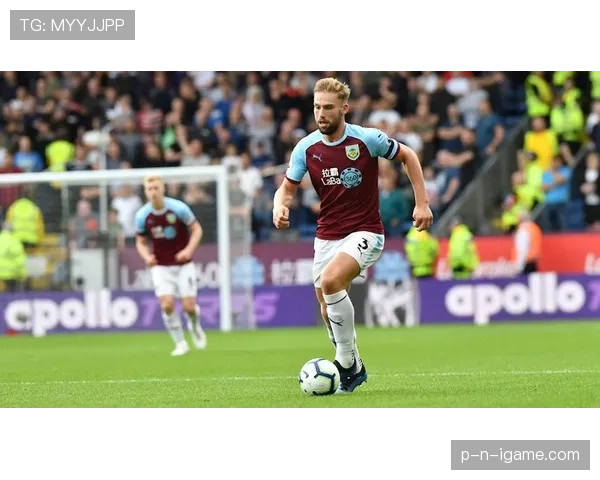 查理·泰勒闪耀赛场,助球队强势冲击英超冠军 查理·泰勒闪耀赛场,助球队强势冲击英超冠军