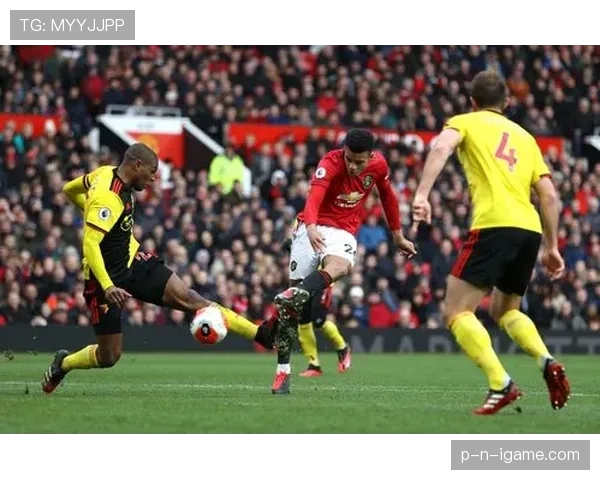 从防守型后腰到组织核心:内维斯的技术进化 从防守型后腰到组织核心:内维斯的技术进化