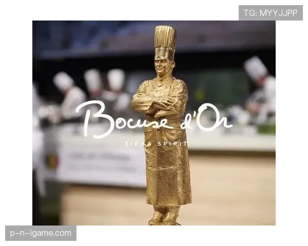 辛德胡训练完直接拎爱马仕去吃米其林，这姐的日常比偶像剧还浮夸