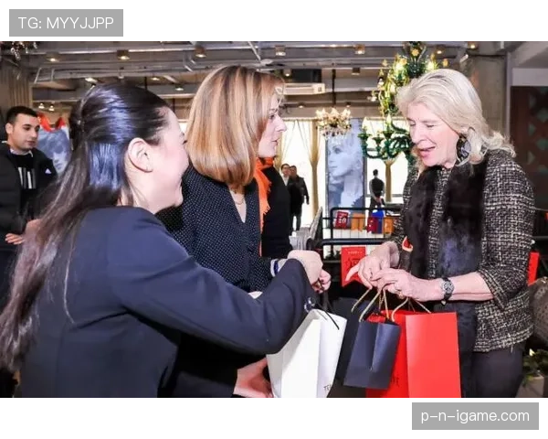 凯蒂·莱德基出席派对的那一刻，我的月薪开始怀疑人生